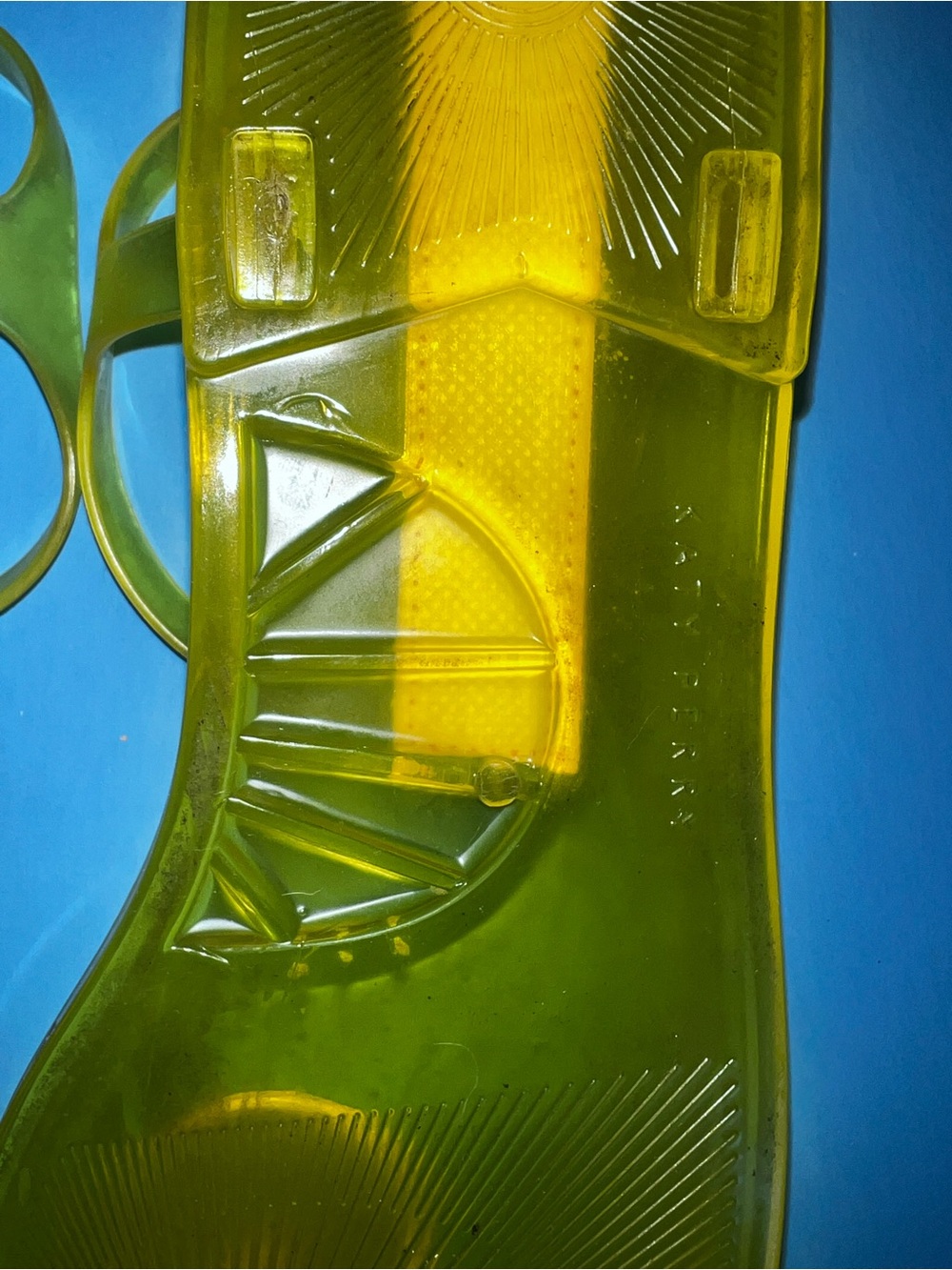 Katy Perry The Geli sandals in yellow Lemon Charm on toe strap - Picture 2 of 4